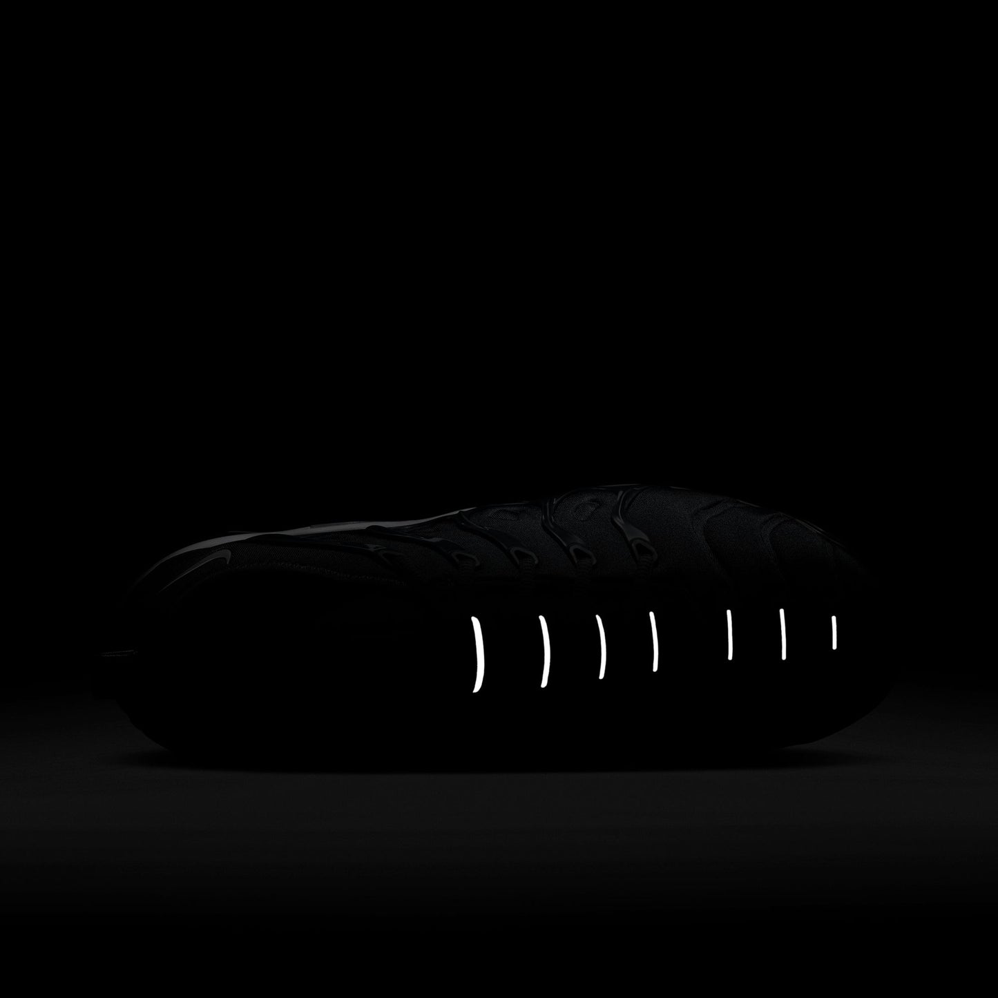 
                  
                    Men's Nike AIr Vapormax Plus - 'Midnight Navy'
                  
                