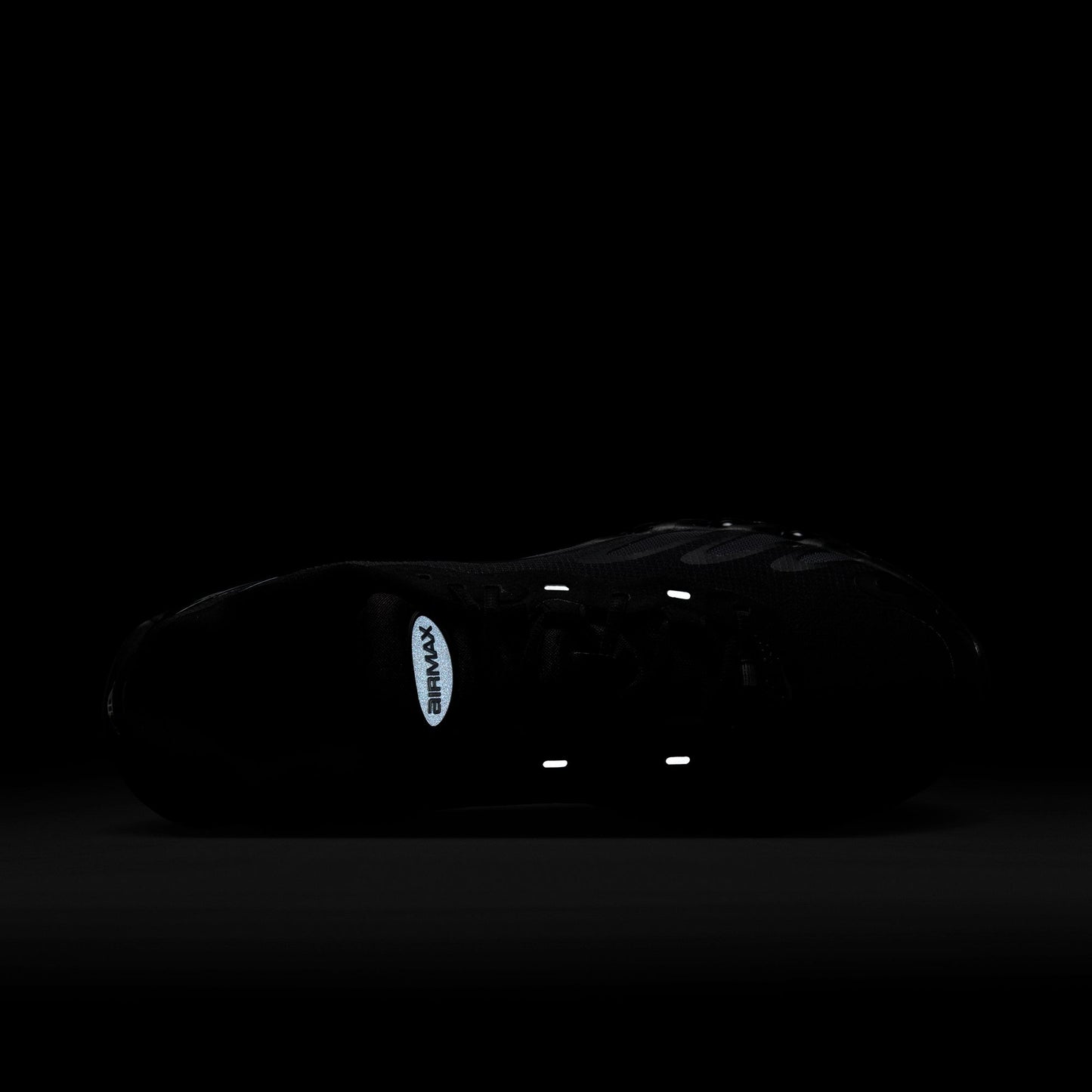 
                  
                    Men's Nike Air Max DN8 - Black
                  
                