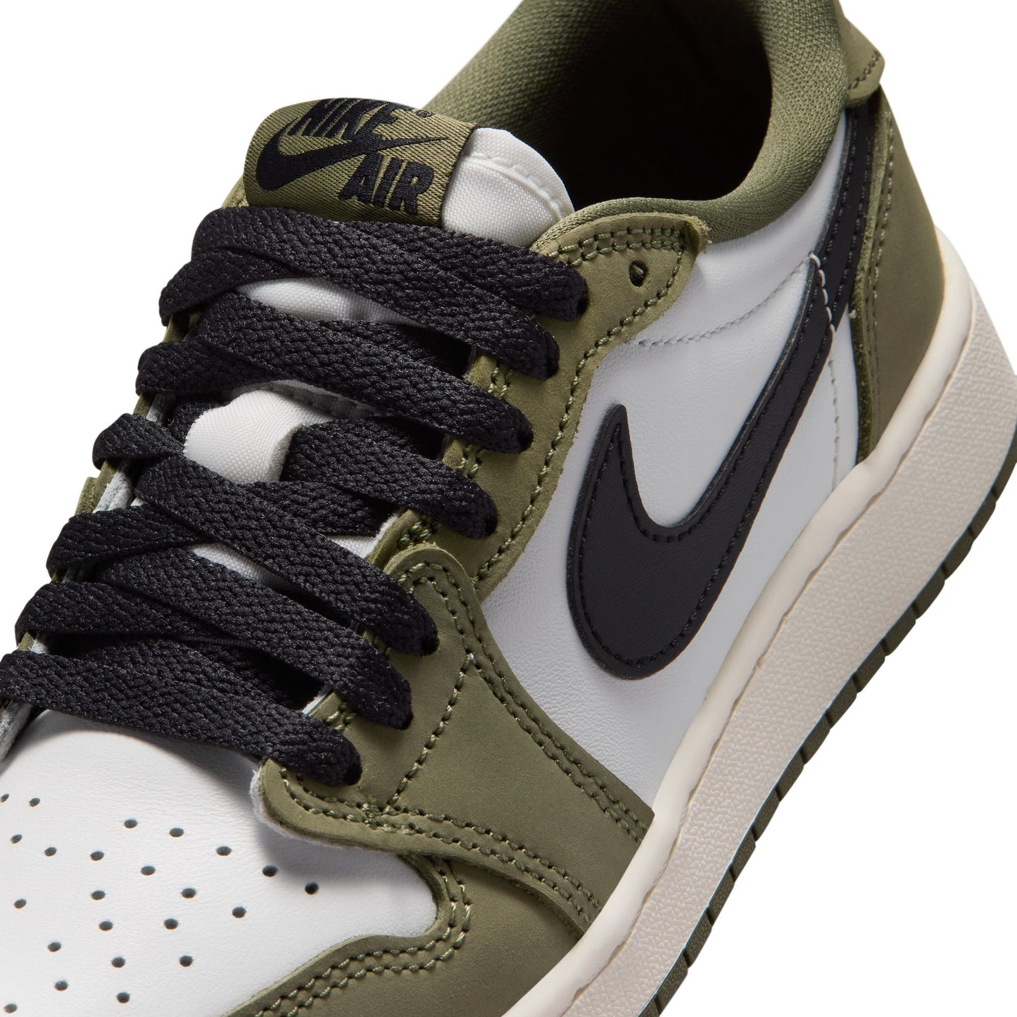 
                  
                    Gradeschool Air Jordan 1 Retro Low - 'Medium Olive' (RD:1/31/26)
                  
                