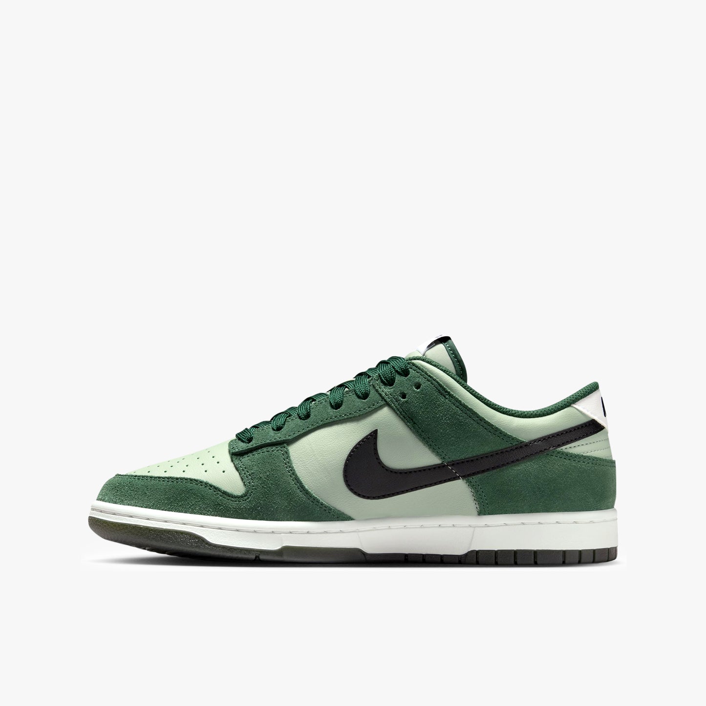 
                  
                    Men's Nike Dunk Low Retro SE - 'Jade Horizon'
                  
                