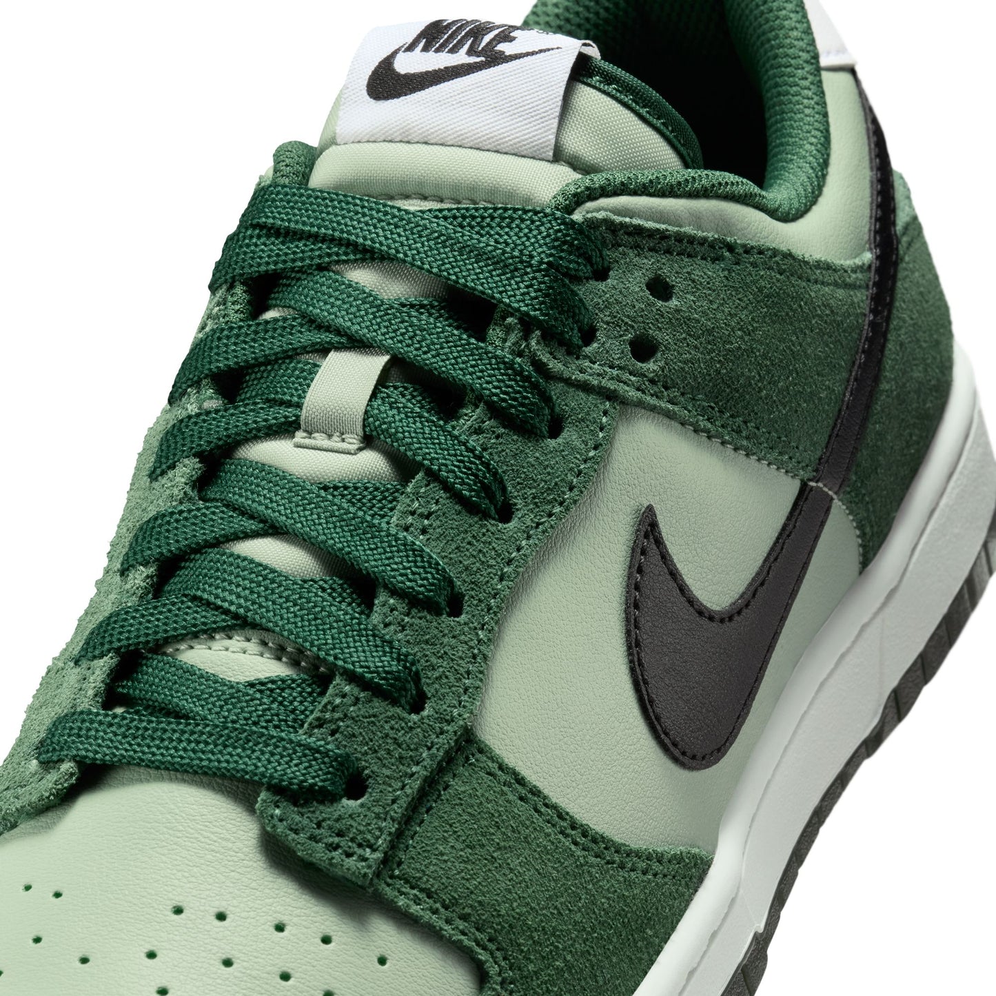 
                  
                    Men's Nike Dunk Low Retro SE - 'Jade Horizon'
                  
                