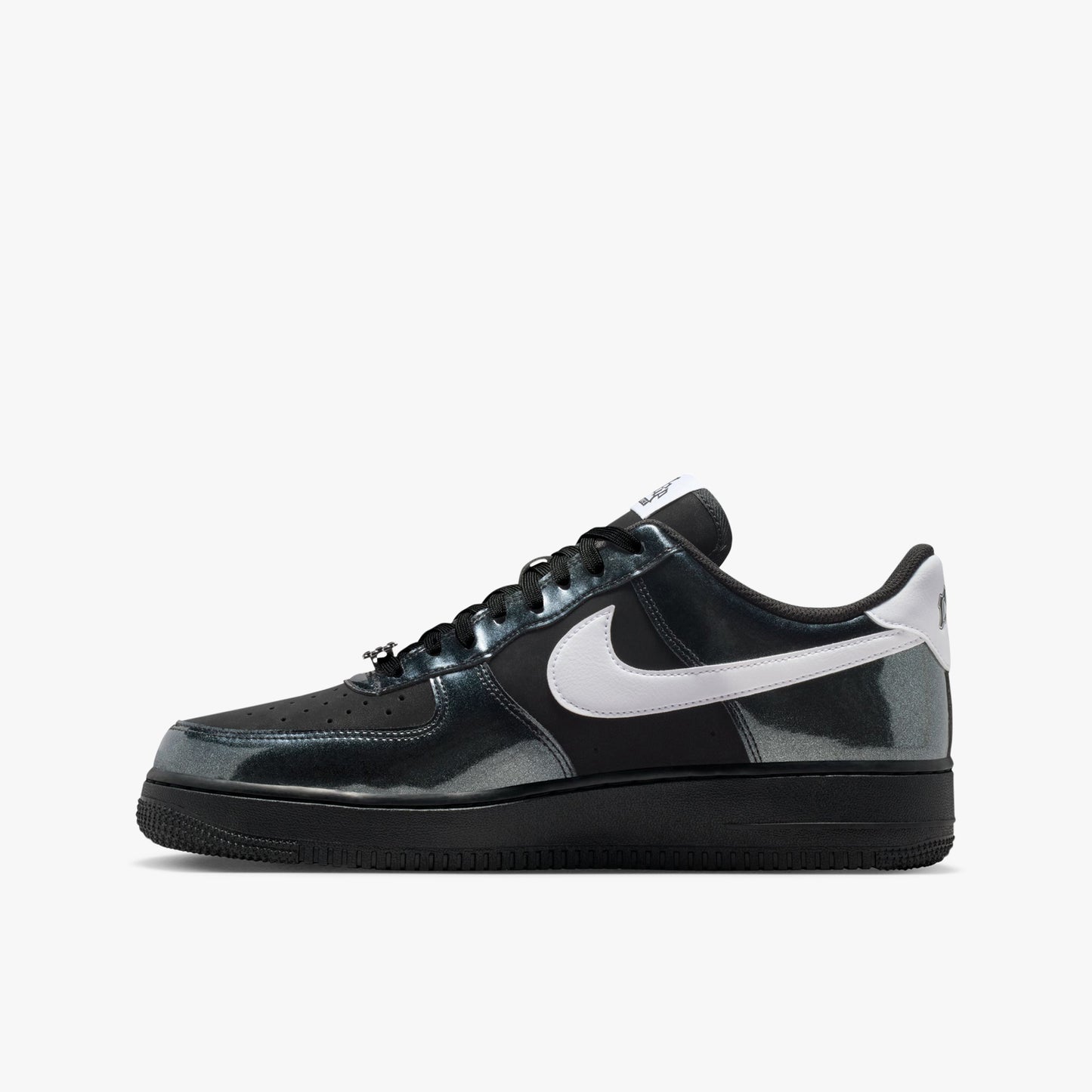 
                  
                    Men's Nike Air Force 1 '07 LV8 - Black/White
                  
                