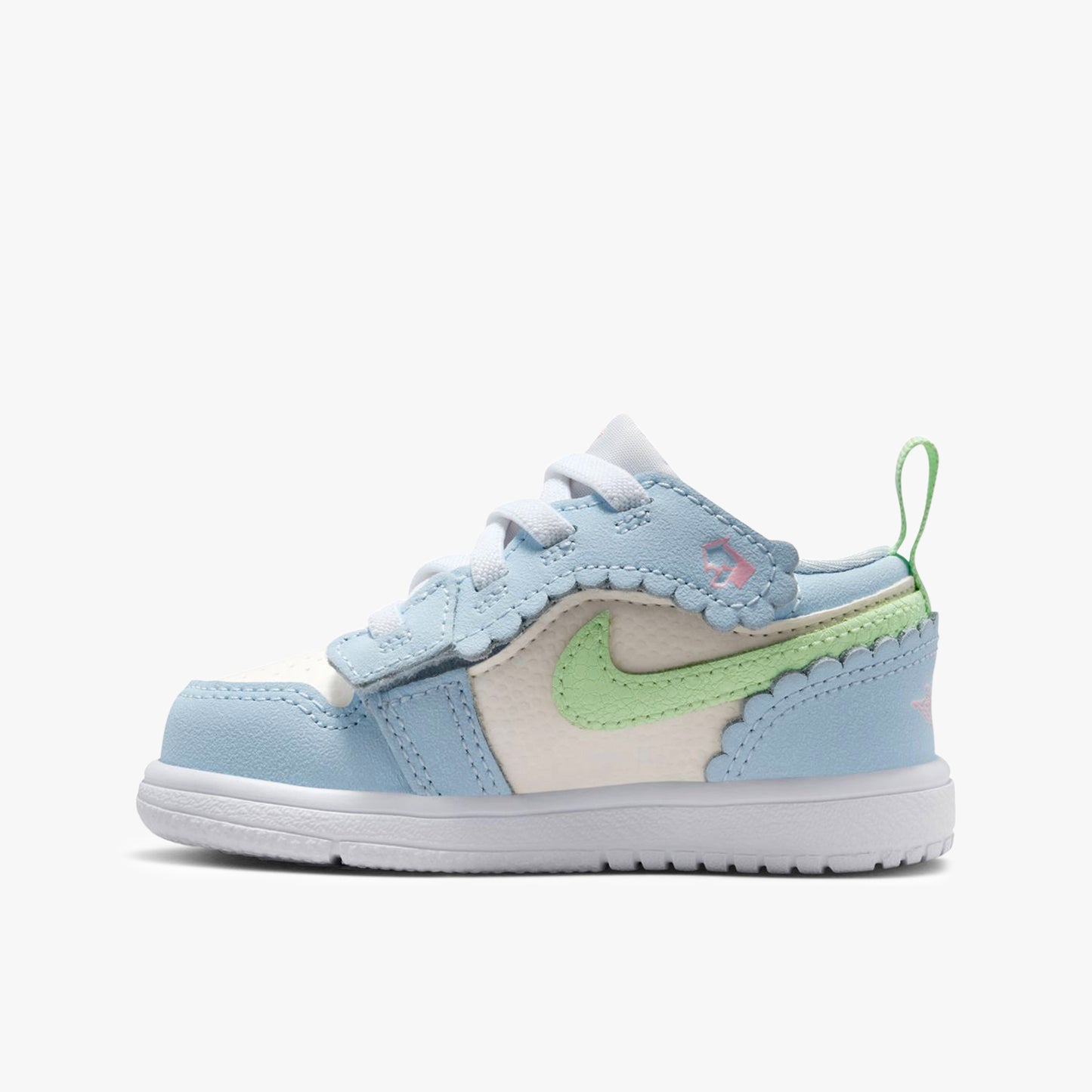 
                  
                    Toddler Jordan 1 Low ALT SE - 'Love Is In The Air'
                  
                