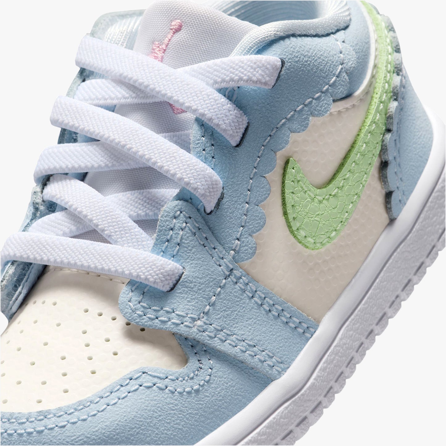
                  
                    Toddler Jordan 1 Low ALT SE - 'Love Is In The Air'
                  
                