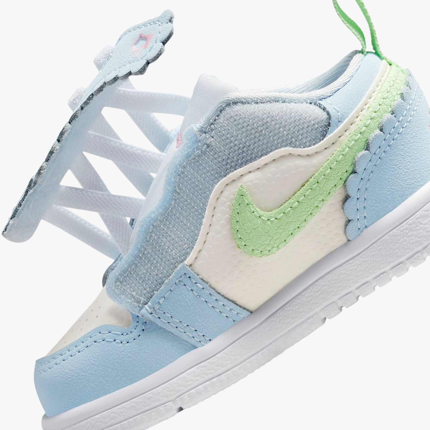 
                  
                    Toddler Jordan 1 Low ALT SE - 'Love Is In The Air'
                  
                