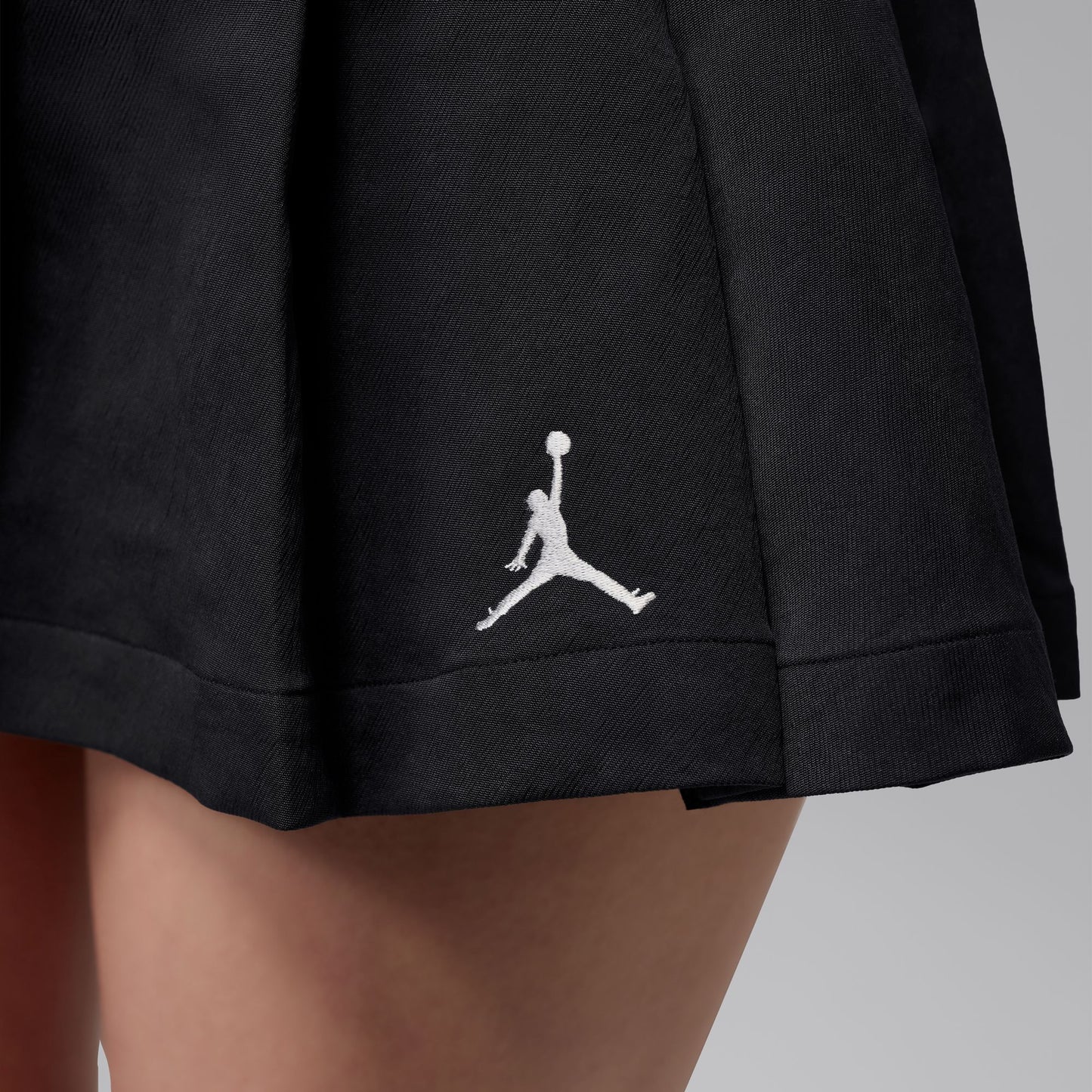
                  
                    Women's Jordan Brooklyn Pleated Skirt - 'Black'
                  
                