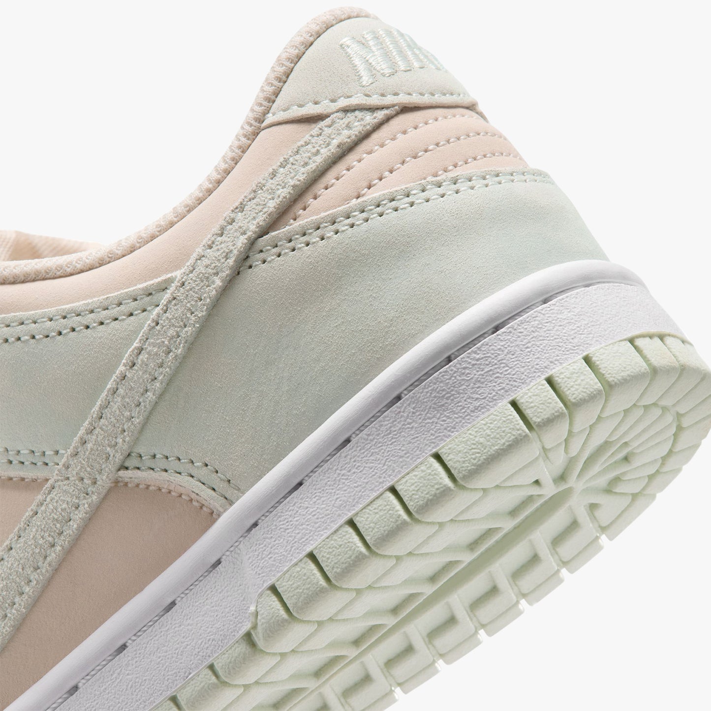 
                  
                    Gradeschool Nike Dunk Low Suede - 'Chalk Barely Green'
                  
                