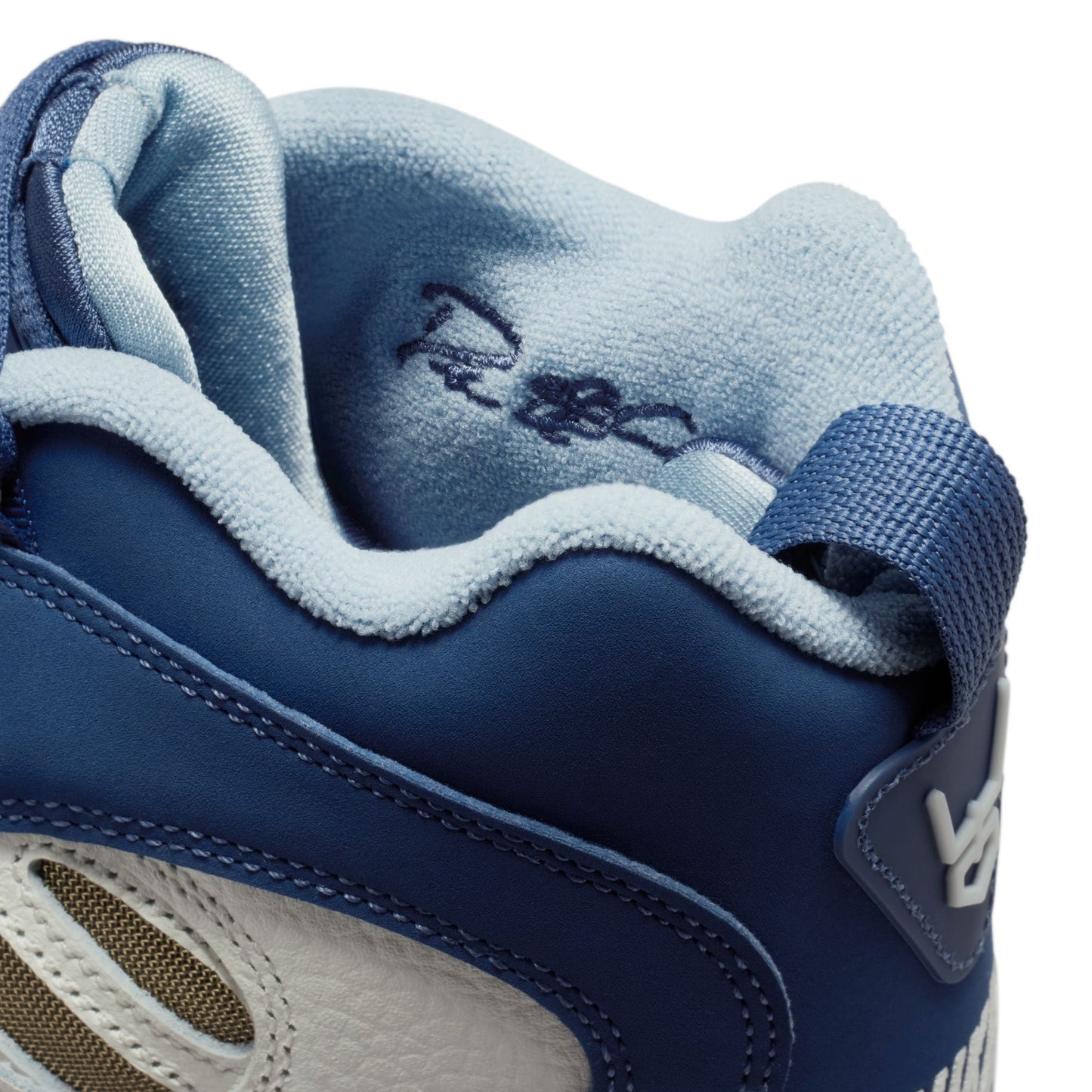 
                  
                    Men's Nike Air Diamond Turf II - 'Royals' (RD:6/12/26)
                  
                