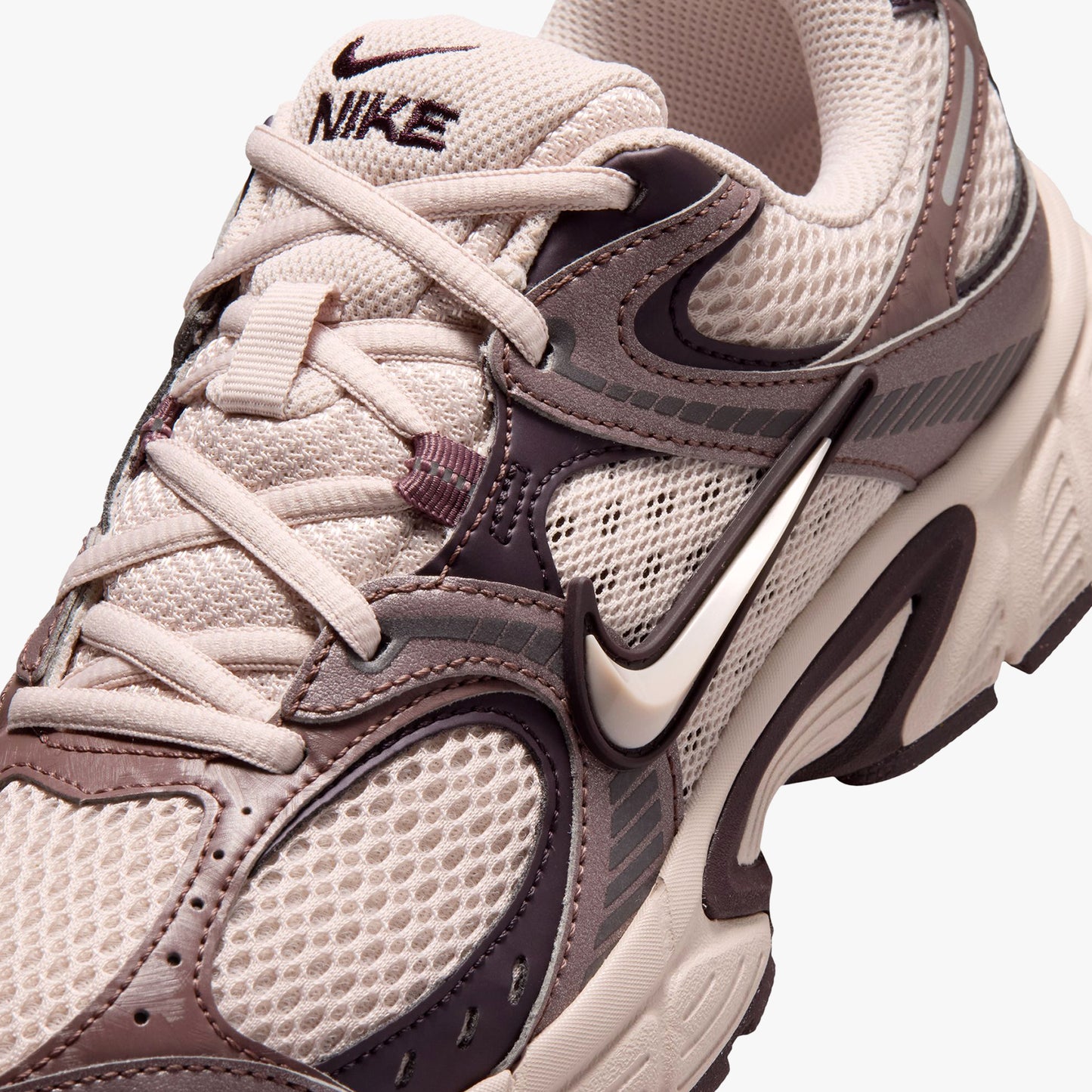 
                  
                    Women's Nike V5 RNR SE - 'Silt Red'
                  
                