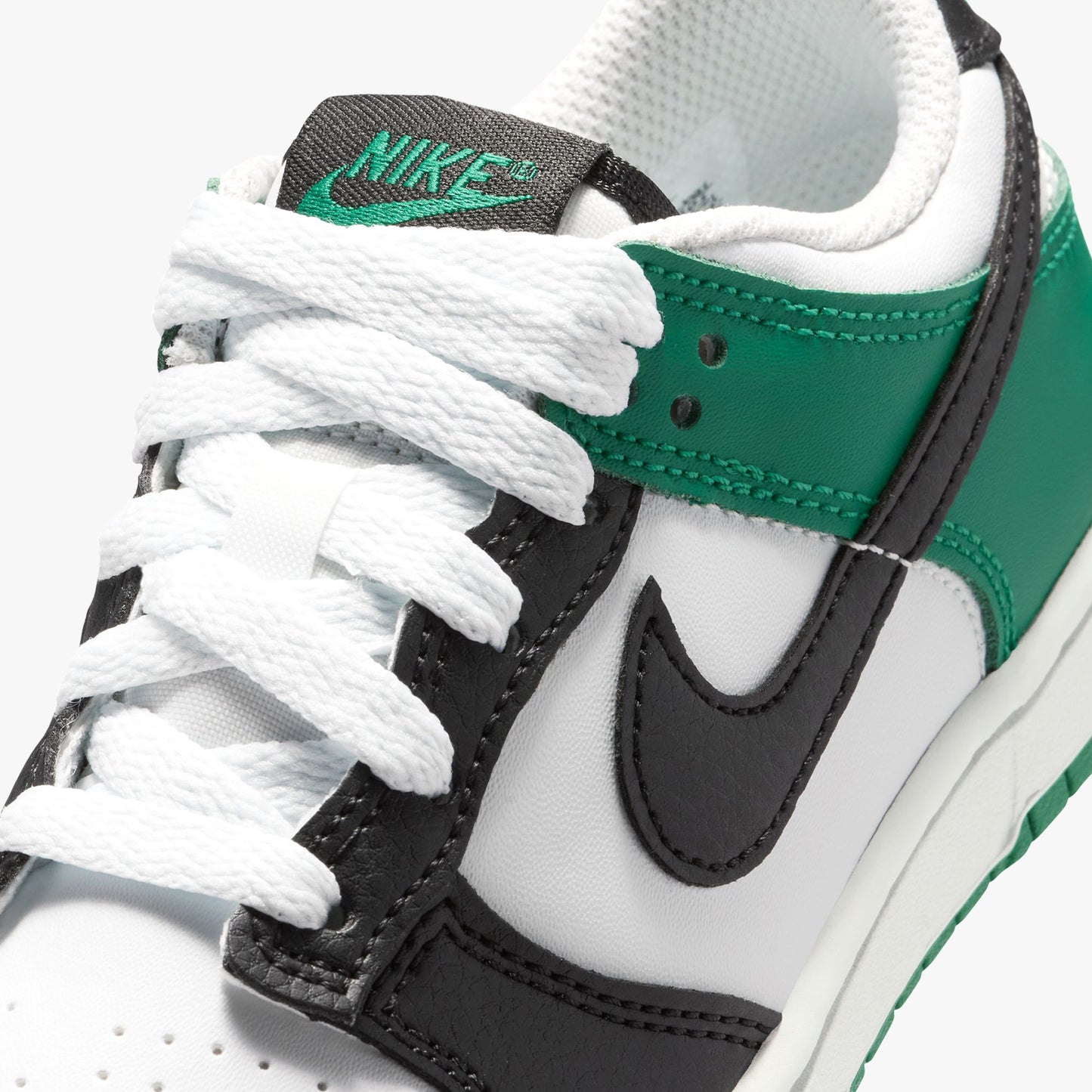 
                  
                    Preschool Nike Dunk Low - 'Off White / Black Malachite'
                  
                
