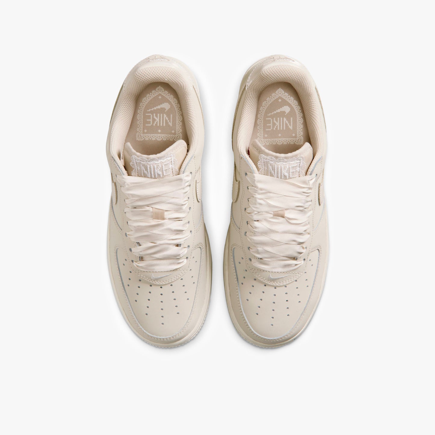 
                  
                    Women's Nike Air Force 1 Retro Premium - 'Ribbon Lace Oatmeal Ivory'
                  
                
