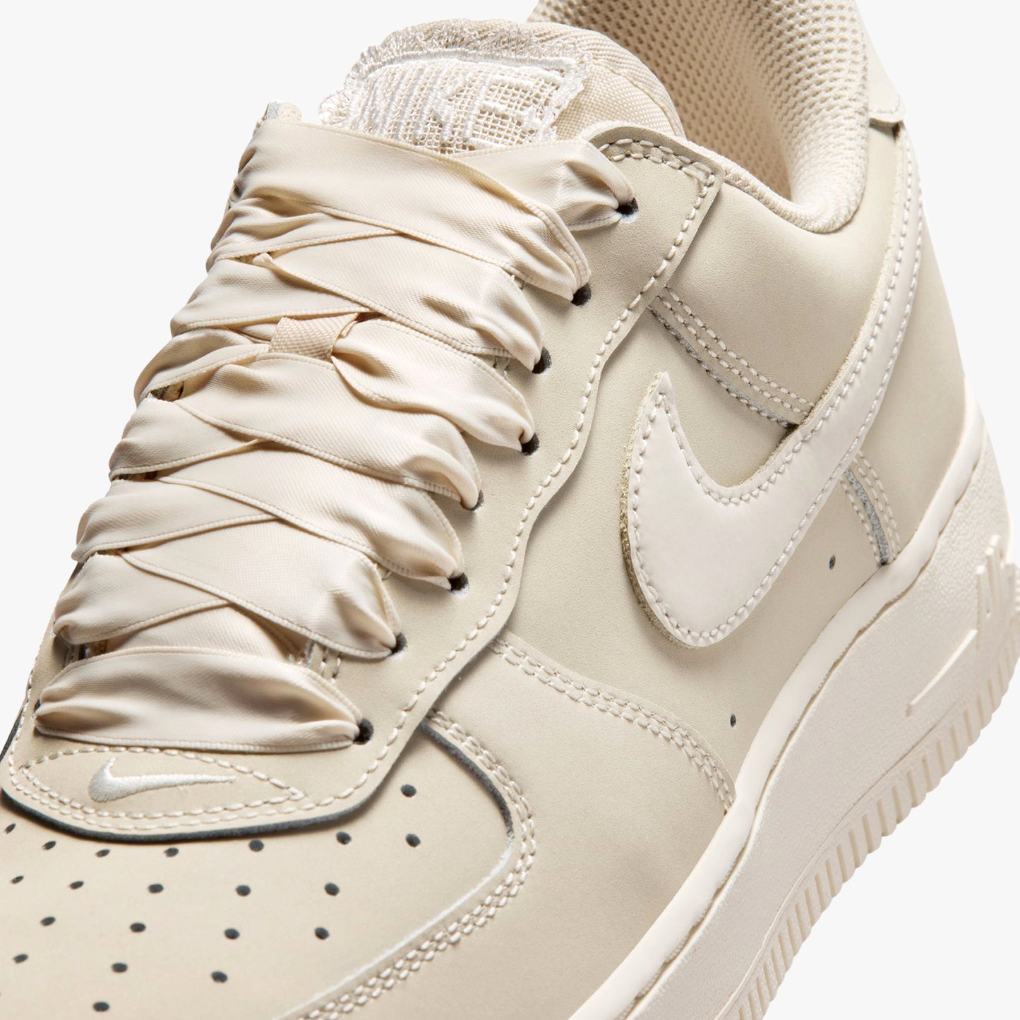 
                  
                    Women's Nike Air Force 1 Retro Premium - 'Ribbon Lace Oatmeal Ivory'
                  
                