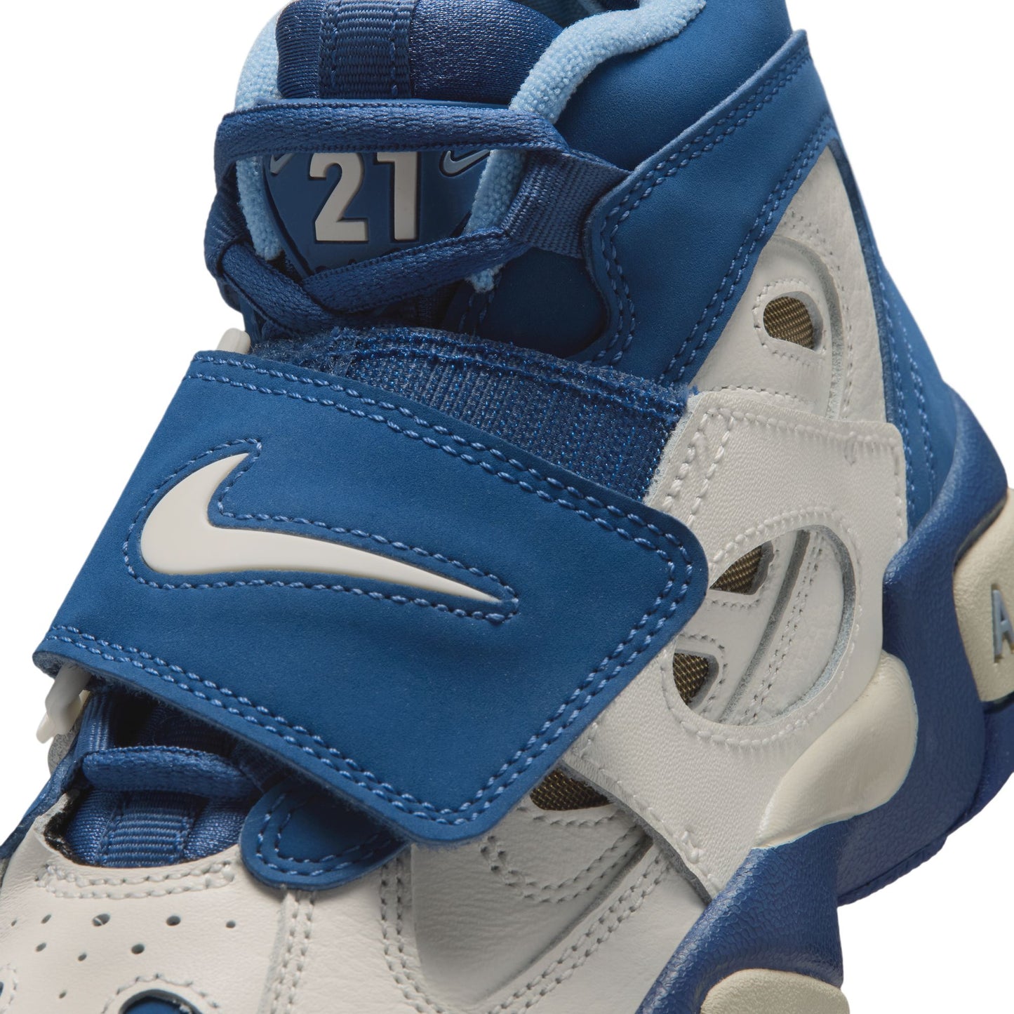
                  
                    Gradeschool Nike Air Diamond Turf II - 'Royals' (RD:6/12/26)
                  
                
