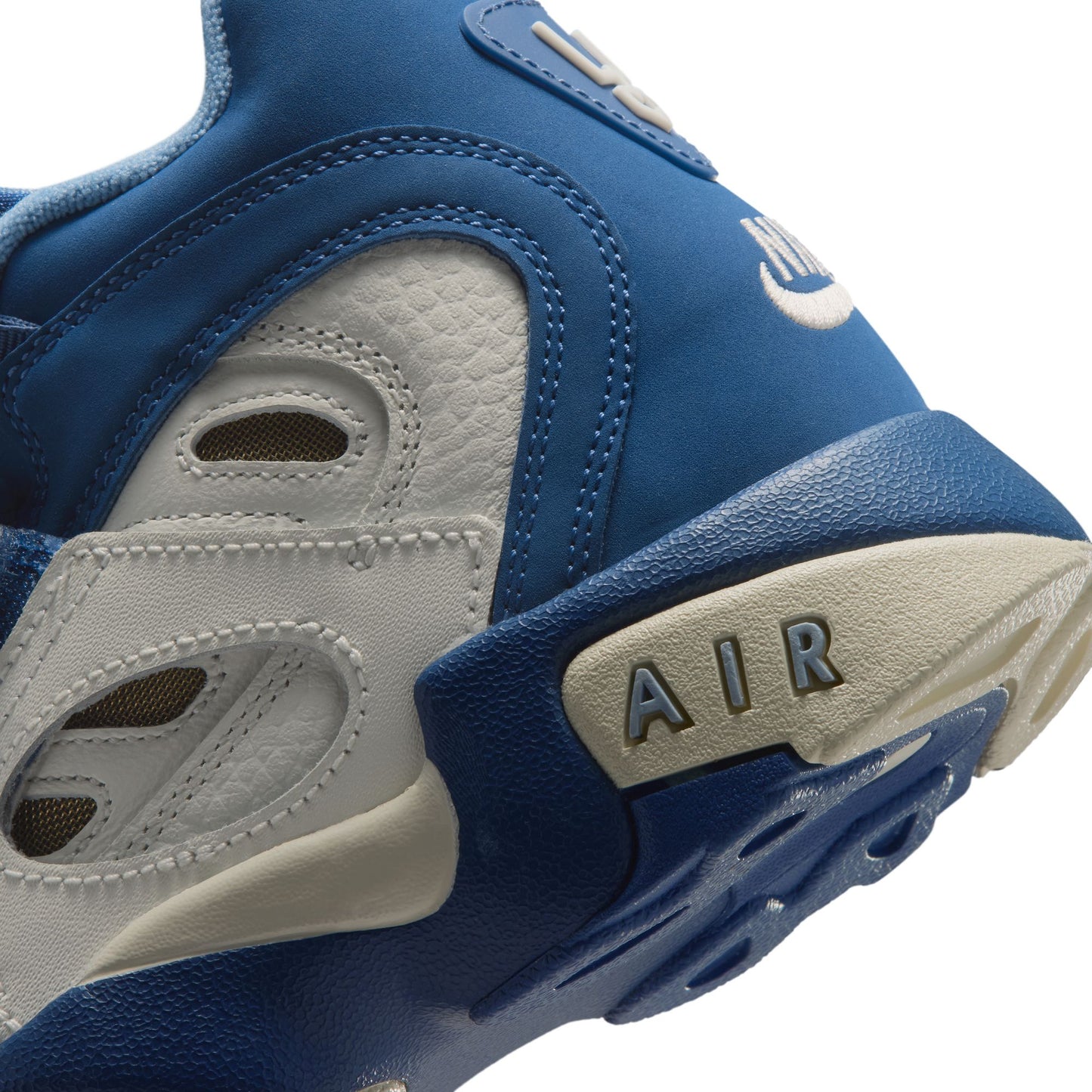 
                  
                    Gradeschool Nike Air Diamond Turf II - 'Royals' (RD:6/12/26)
                  
                