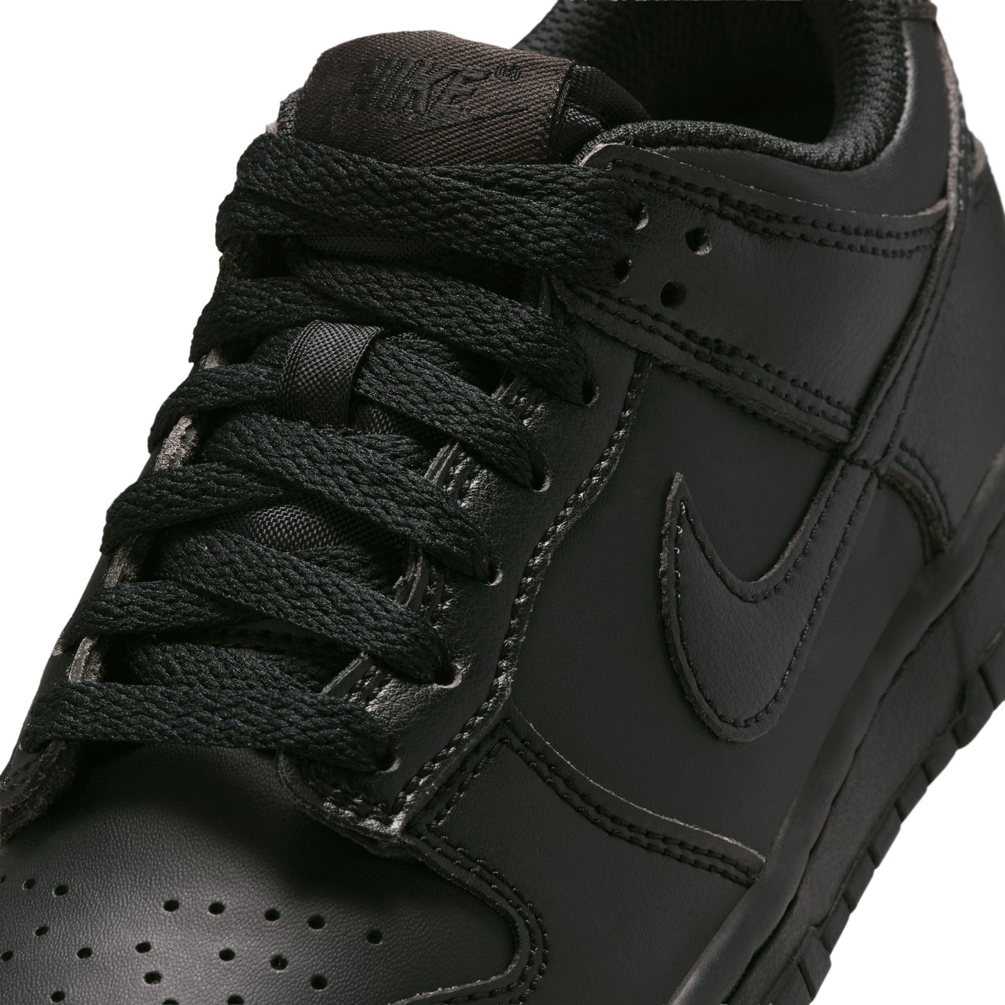 
                  
                    Gradeschool Nike Dunk Low - 'Triple Black'
                  
                