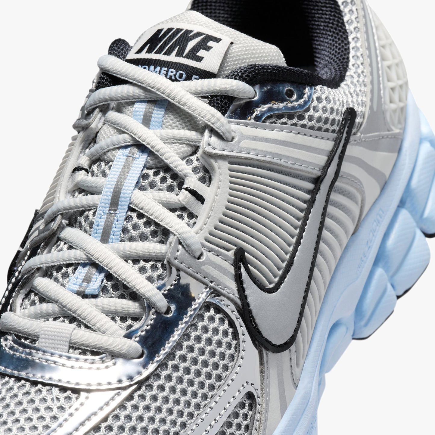 
                  
                    Women's Nike Zoom Vomero 5 - 'Photon Dust / Metallic Silver'
                  
                