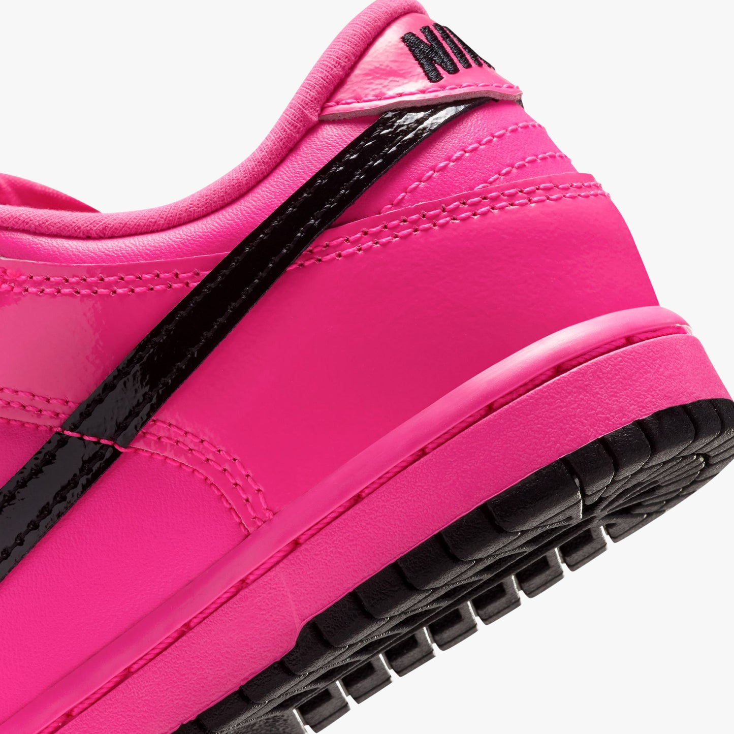 
                  
                    Preschool Nike Dunk Low SE - 'Pink Blast Black Patent'
                  
                