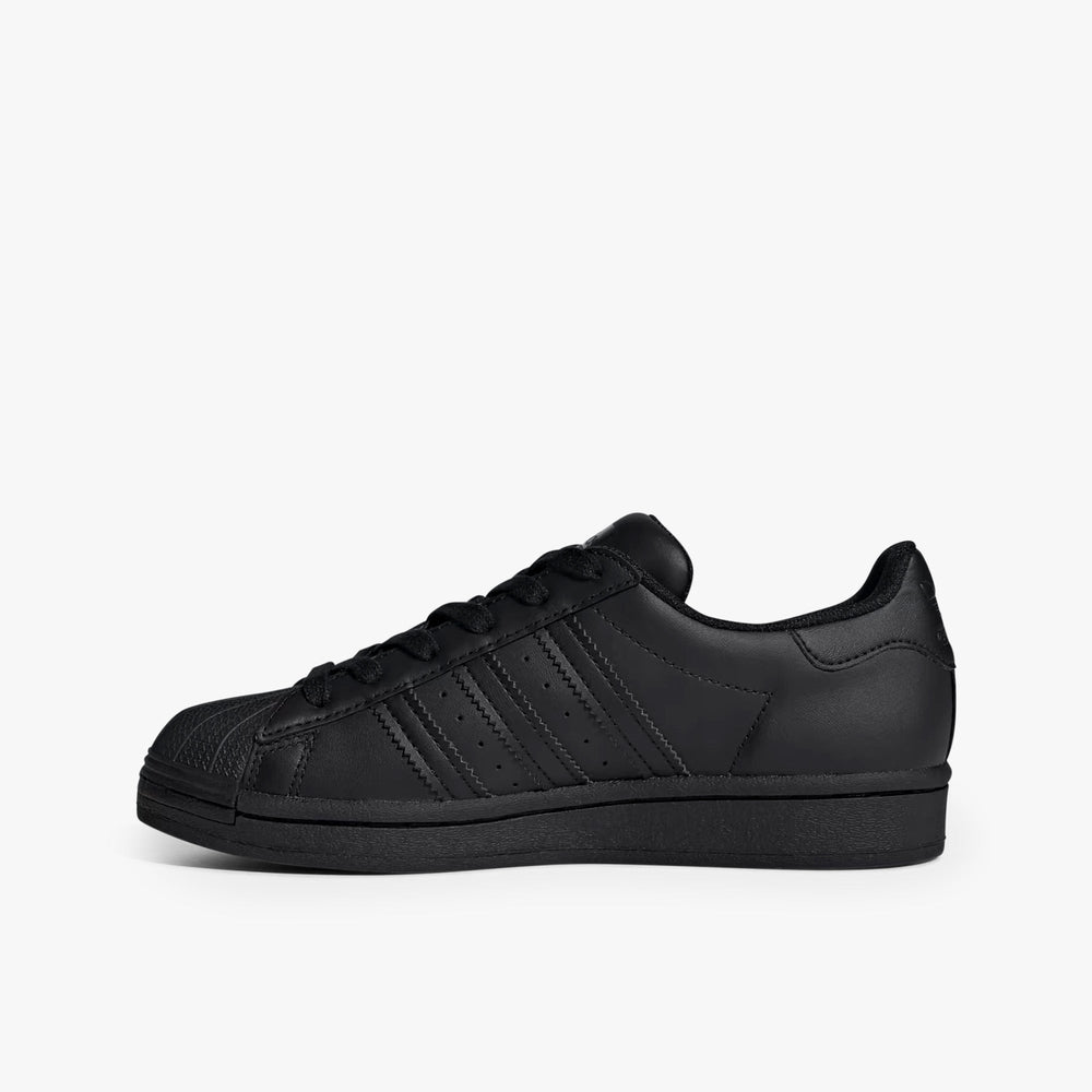 
                  
                    Gradeschool Adidas Superstar - Black
                  
                