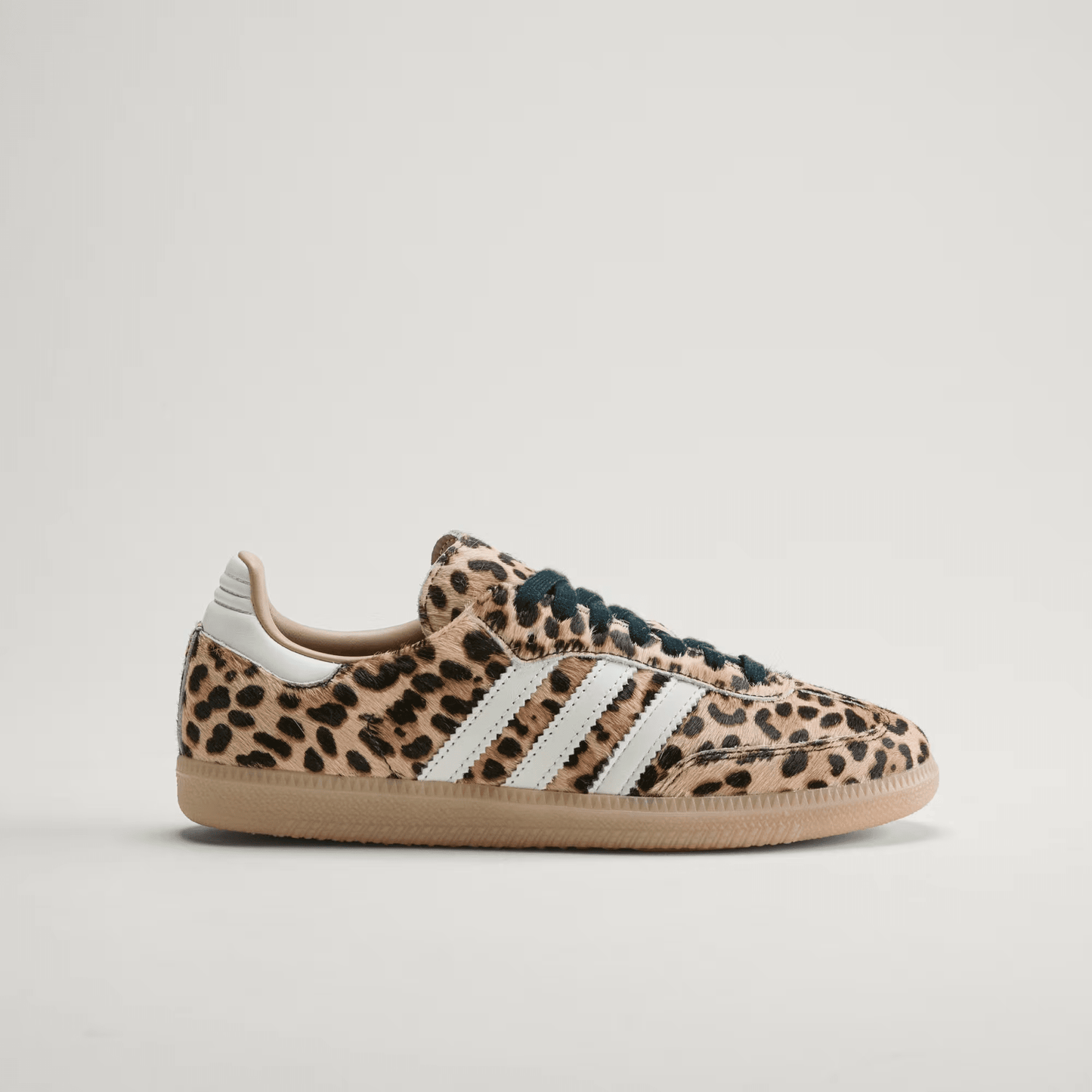 
                  
                    Women's Adidas Samba OG - 'Magic Beige / Ivory / Gum'
                  
                